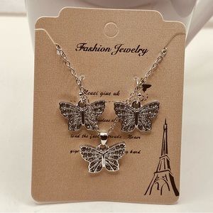 Fashion jewelry necklace and earrings set for women